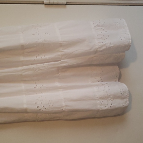 COPY - White tiered eyelet dress - Picture 2 of 4